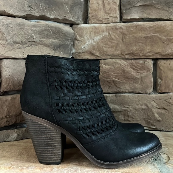 Fergalicious by Fergie Wanderer Ankle Boot / Black /‎ SZ 9 - Picture 1 of 6